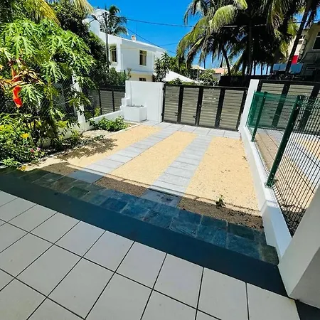 Blue Beach Apartment Blue Bay Exterior photo